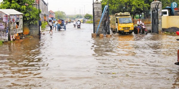 DinakaranNews's tweet photo. தமிழகத்தில் கனமழை தொடரும்: மீனவர்களுக்கு எச்சரிக்கை; தத்தளிக்கிறது சென்னை
https://t.co/iUHIUe8iD1 https://t.co/waQfzEkDY7