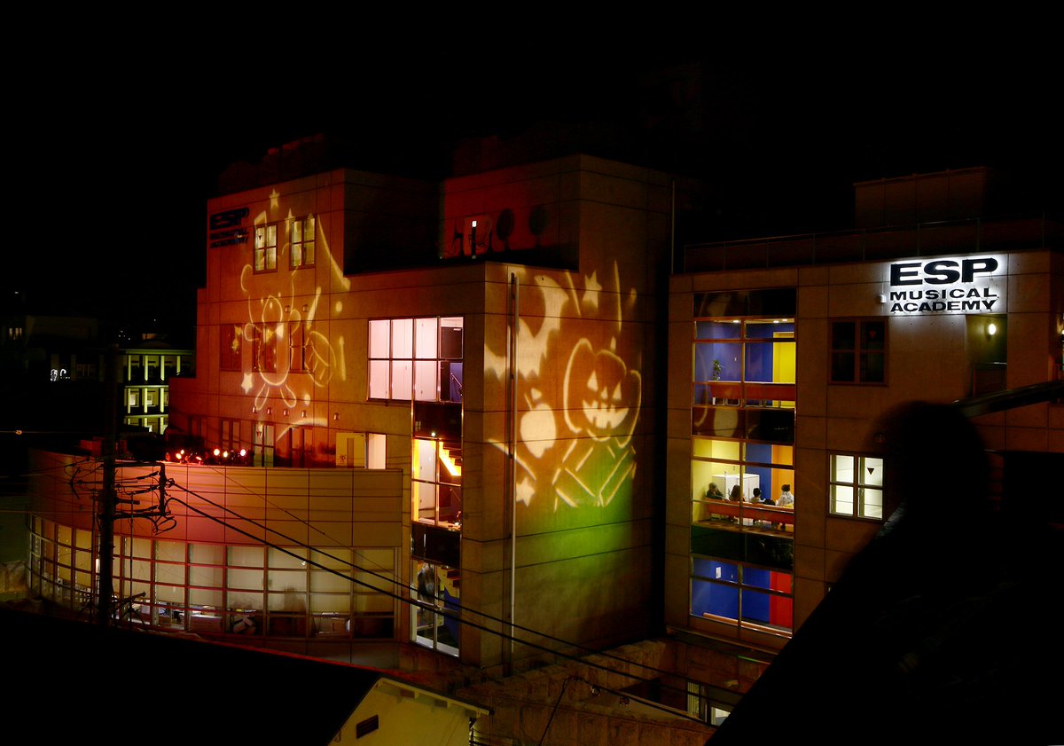 Espエンタテインメント東京デビューサポートセクション Esp楽園祭名物 夜のライトアップ 照明コース Esp T Cstaff 学生の作品です W 本当に毎年キレイで見とれてしまいますね 松 Esp楽園祭15 T Co 3ogghbkk9l