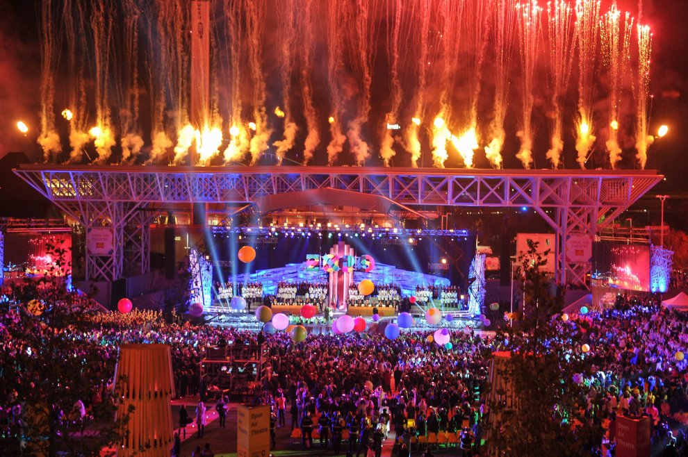 MicheleCanzian1's tweet photo. #Expo2015 : festa mozzafiato del 31 ottobre (video e foto)
#orgoglioExpo 
https://t.co/9MkPBBc70k https://t.co/7hkkjNdMHV