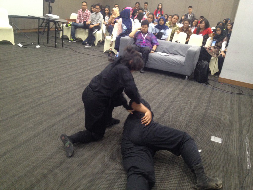 PRECEDENT2015's tweet photo. These are the performance from NINJUTSU of PUNiCo. So intense here peeps! https://t.co/R3D3NBrCaM