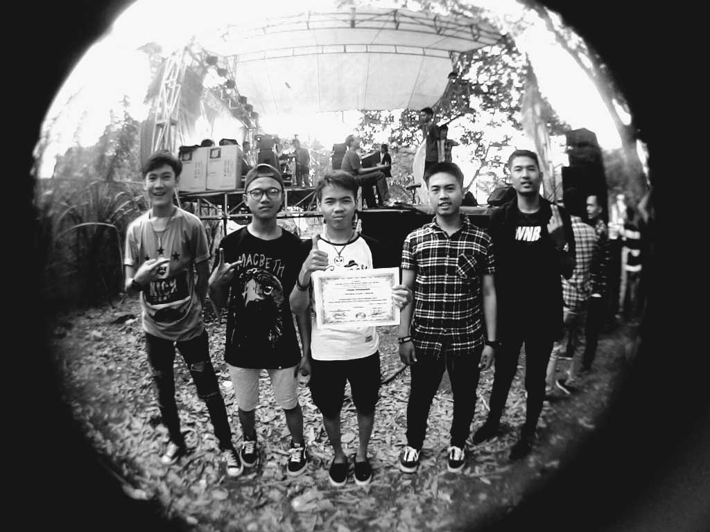 AsteroidOffic's tweet photo. Thank's Paguyuban Kosong Dua yang sudah kasih kita kenang-kenangan. https://t.co/jqRn5wQHmL