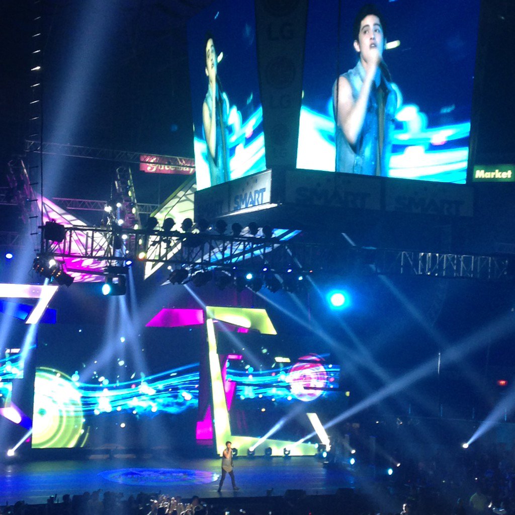 jhoanniexxi's tweet photo. Yesterday at Araneta Coliseum π James Reid performed "what do you mean?" #SmartJumpInDanceOff3 #JumpInPUP https://t.co/uvzXvcCtn0