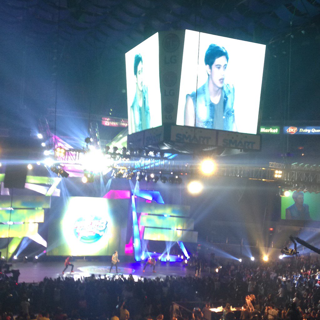 jhoanniexxi's tweet photo. Yesterday at Araneta Coliseum π James Reid performed "what do you mean?" #SmartJumpInDanceOff3 #JumpInPUP https://t.co/uvzXvcCtn0