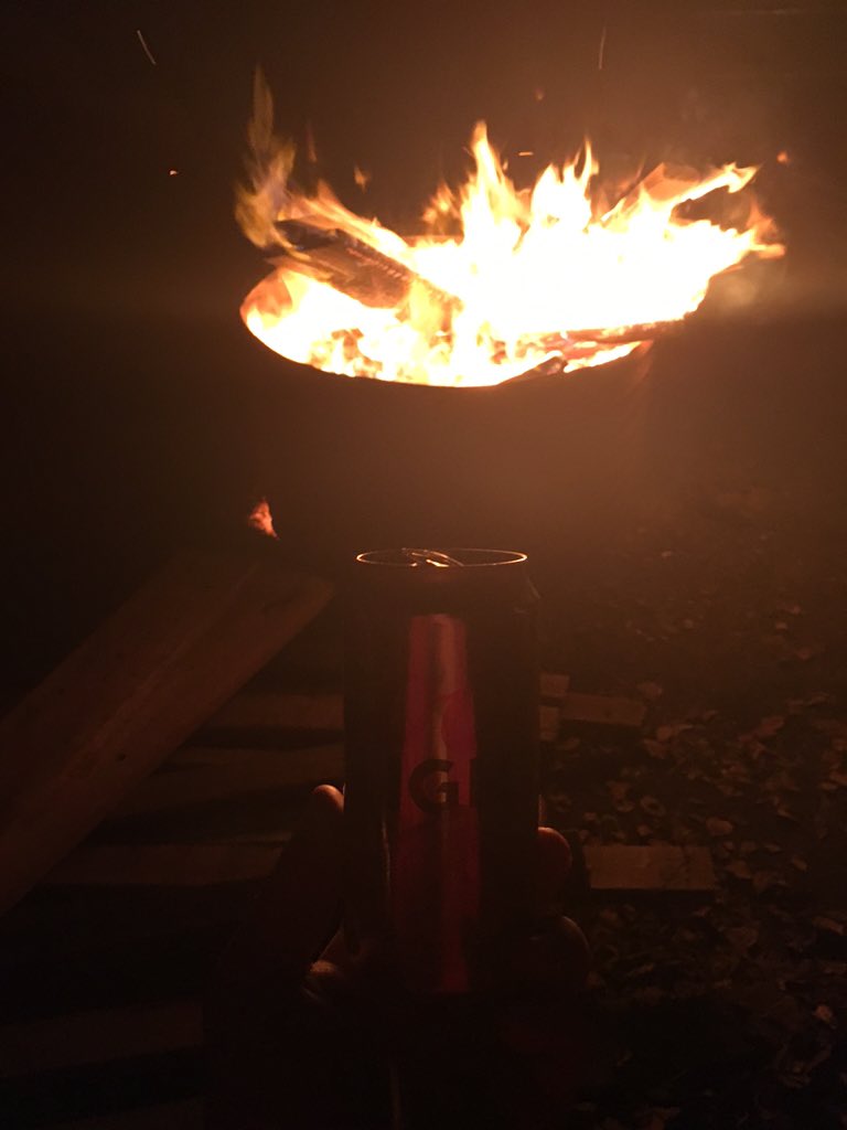 BoenschTyler's tweet photo. Successful night #MattyT #ScottyBitch #CoorsLight @13thygeson https://t.co/VbtjlH12l8