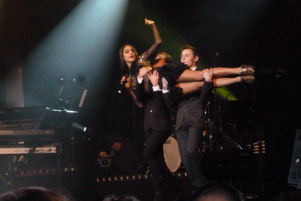 matmag02's tweet photo. @StellaMatteoni @LeTrianonParis @britpop https://t.co/oRqO0kwtTv
