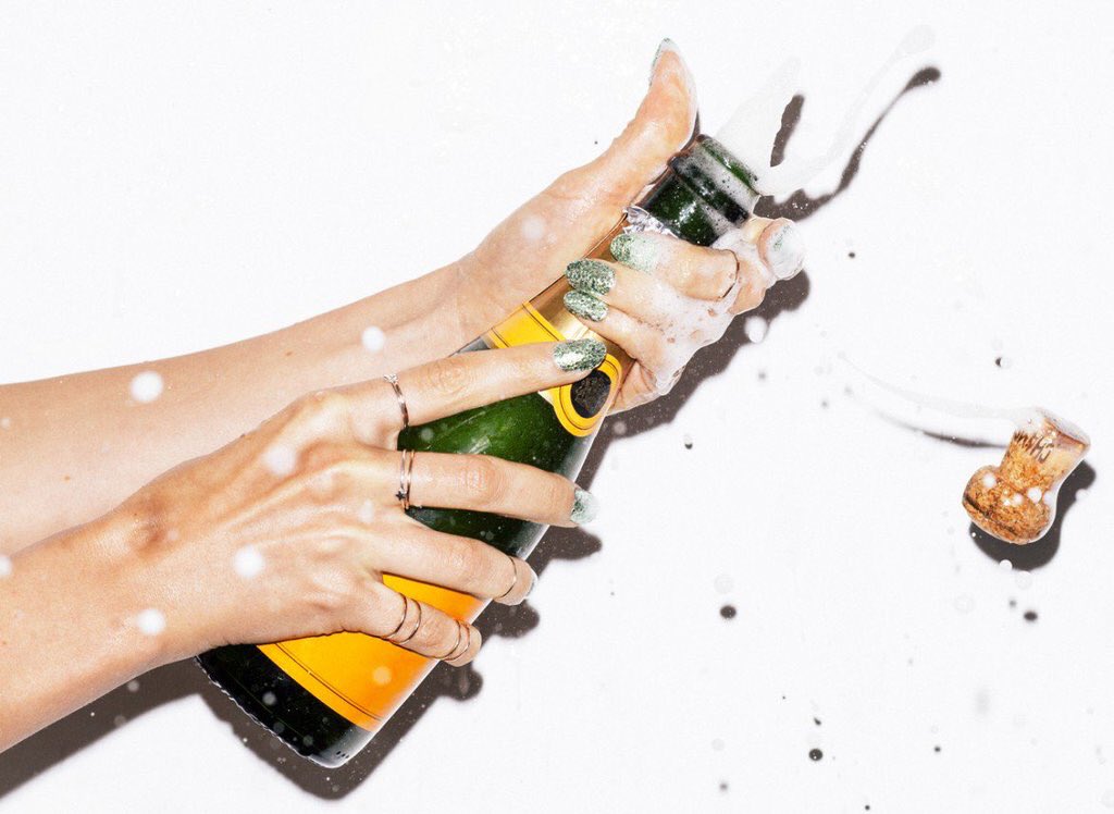 Say goodbye to 2015 in style...
harveynichols.com/news/2015/09/2…