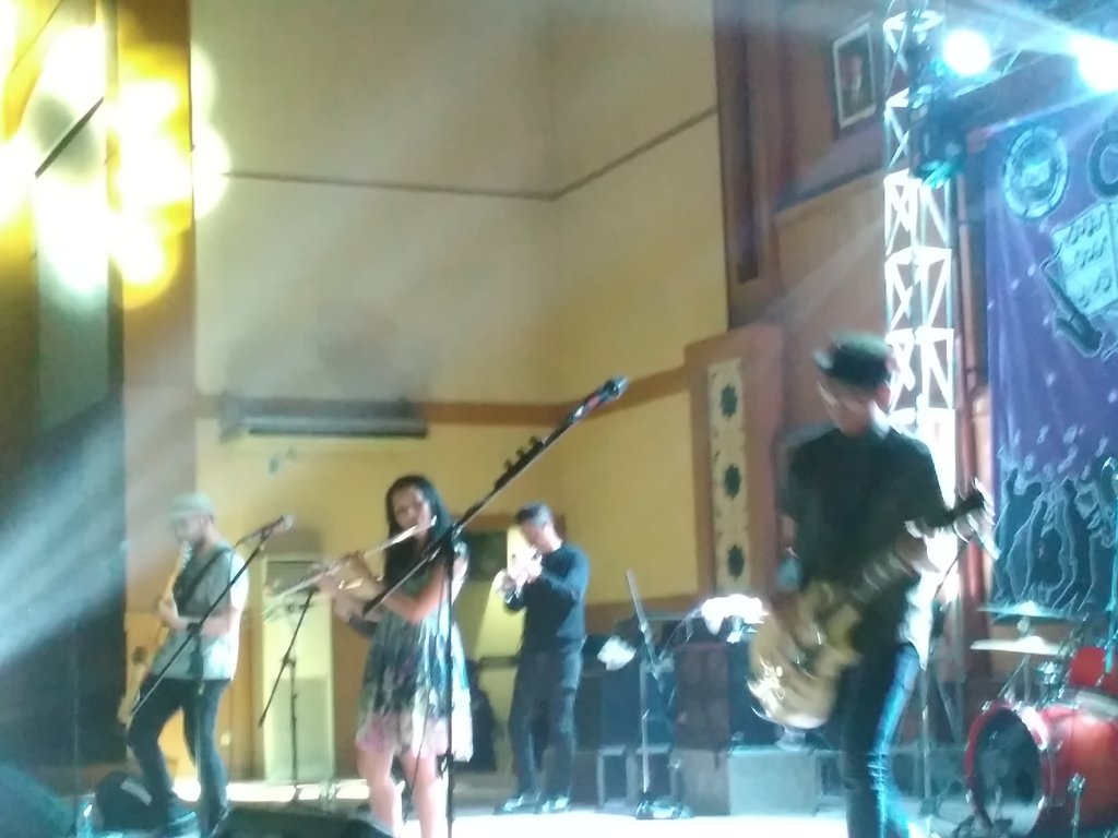 EconomyExpo's tweet photo. [ LIVE REPORT] Mocca-the best thing #economyexpo2015 https://t.co/iGMlT4un2a