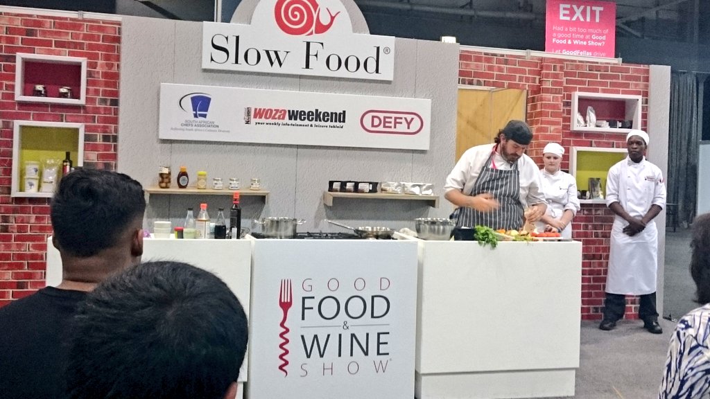 noodlesndoodles's tweet photo. Charlie Larkin from @9thavenuebistro! Love the Yorkshire accent :) @goodfoodSA #GFWS2015 https://t.co/ItWyJWAZLR