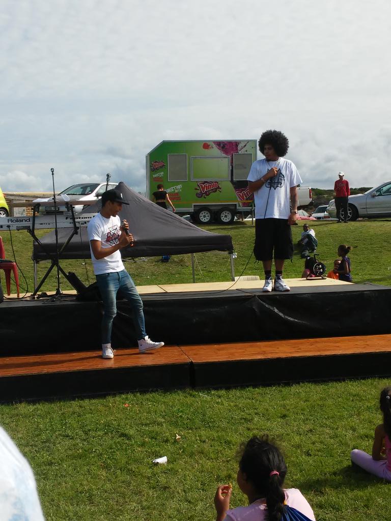 victorwillie3's tweet photo. @BEEZACPT doing his thing at Strandfontein meet your neighbours #music #localtalent #CapeTown https://t.co/fnSSSjLhet