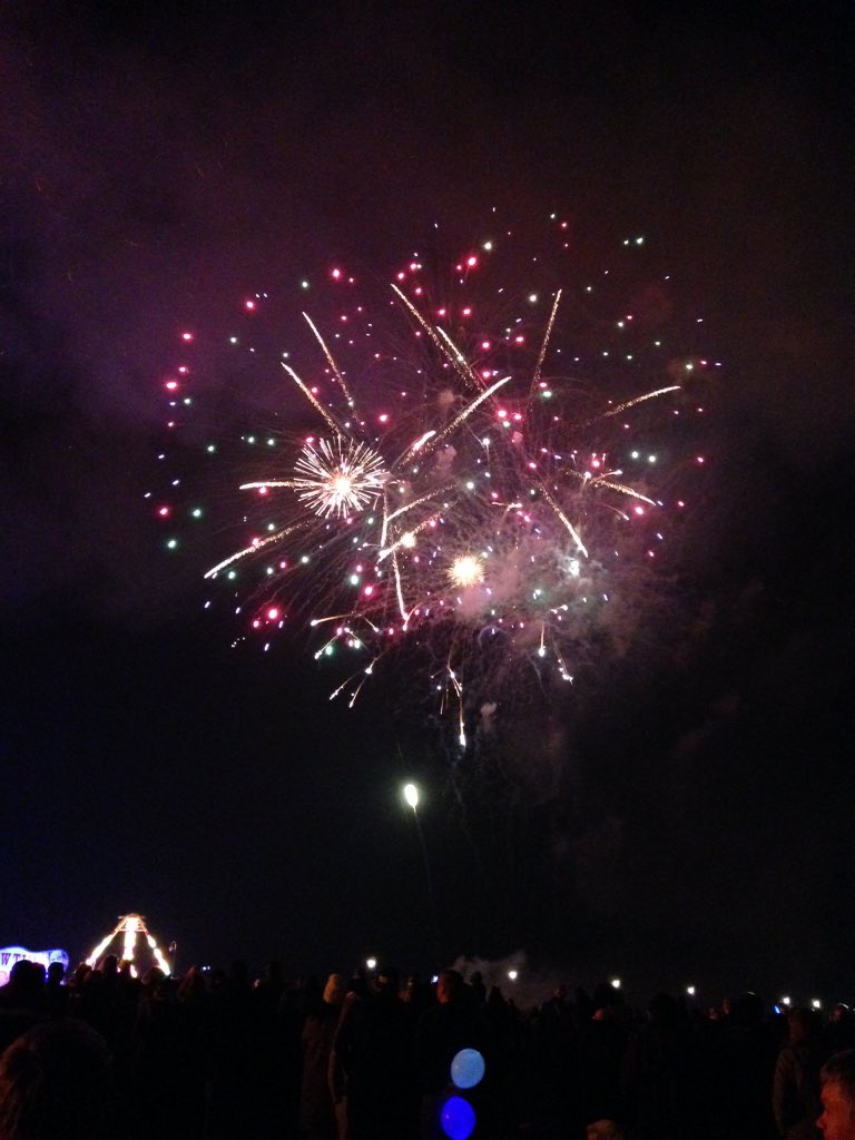 pier_road's tweet photo. Fireworks at Littlehampton Bon fire celebrations were amazing. https://t.co/R4rtgeIbjs