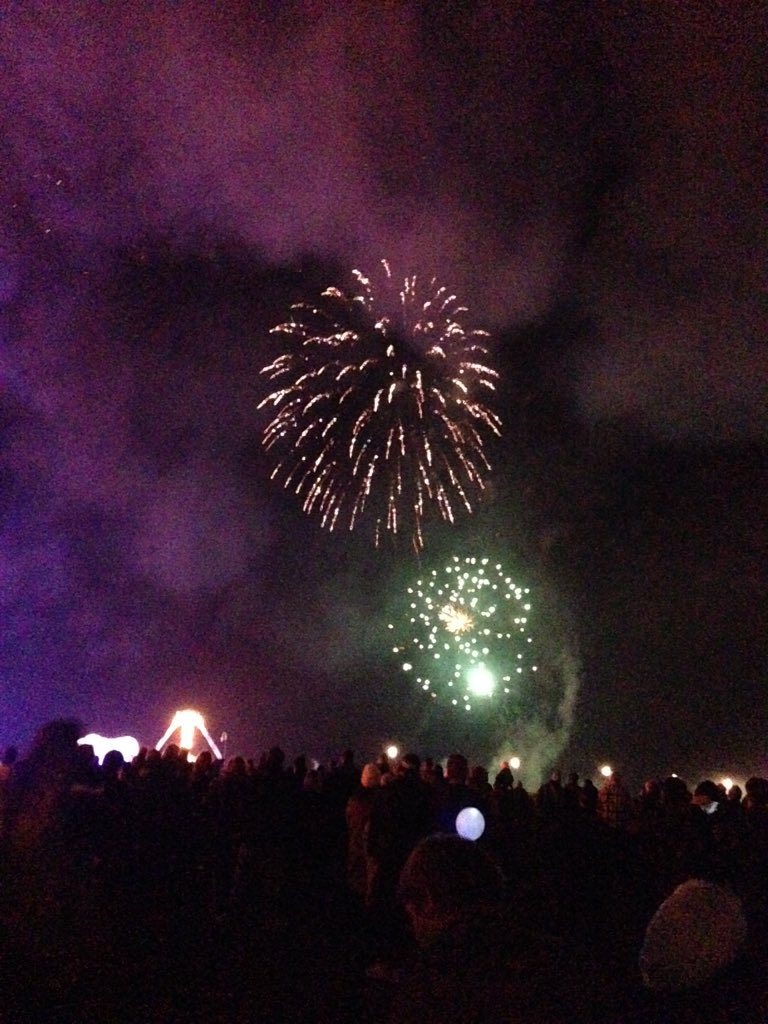 pier_road's tweet photo. Fireworks at Littlehampton Bon fire celebrations were amazing. https://t.co/R4rtgeIbjs