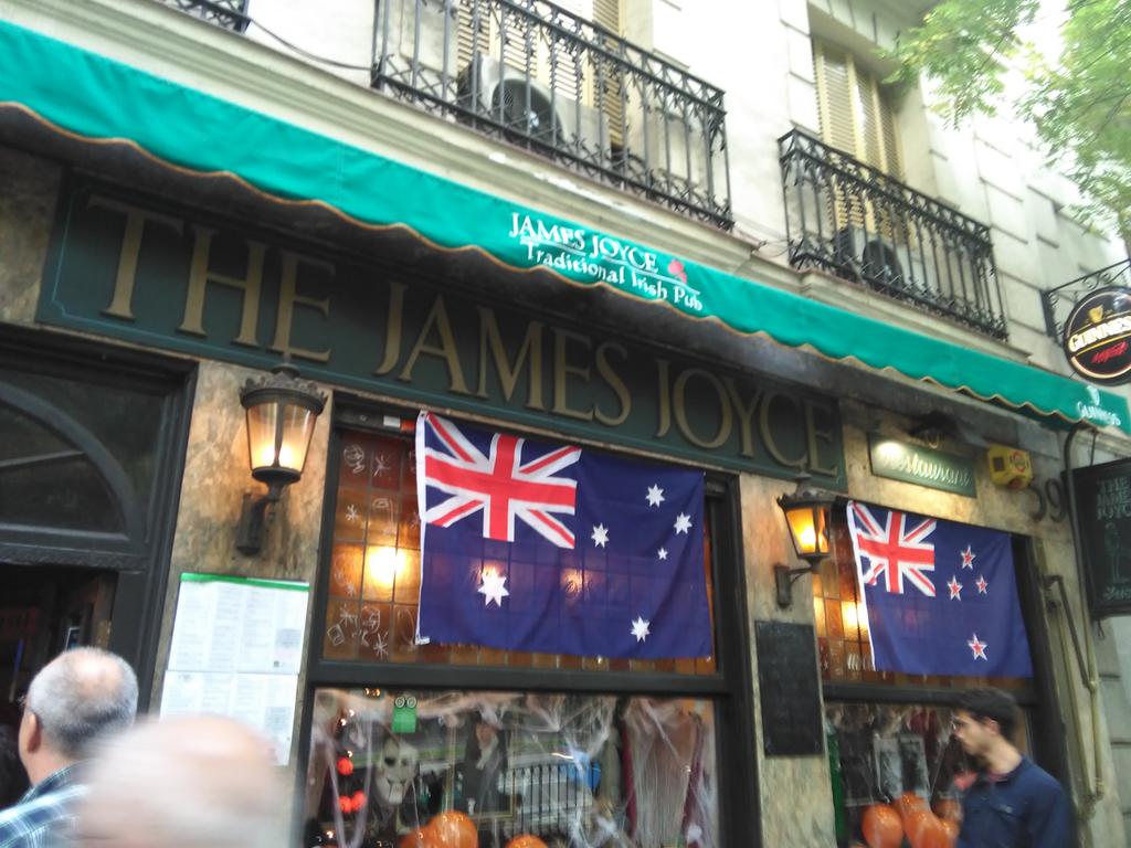 efmontgomery's tweet photo. Thanks @JamesJoycePubMD for a great night of rugby in Madrid! #allblacks #WorldCupFinal https://t.co/coSP4eyDoL