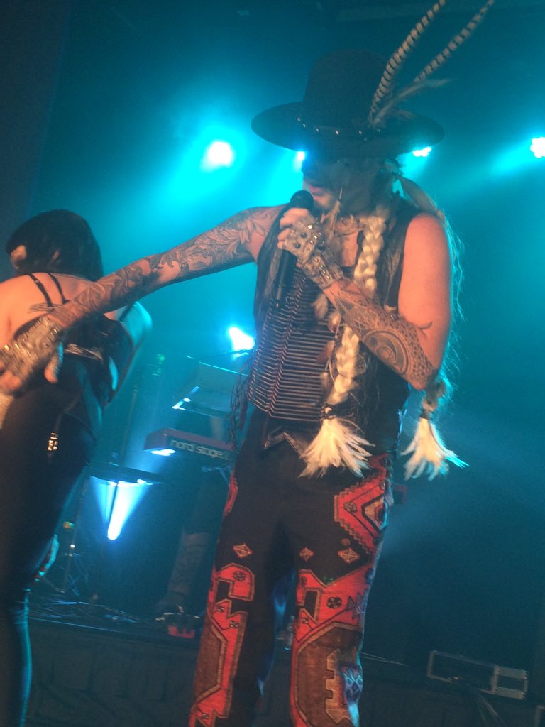AdamLambertHelp's tweet photo. Adam Lambert #GhostTown Halloween at Beverly Hilton - Via @aleebabee
@adamlambert and @ivylevan playing on stage https://t.co/0HagKO7oJZ