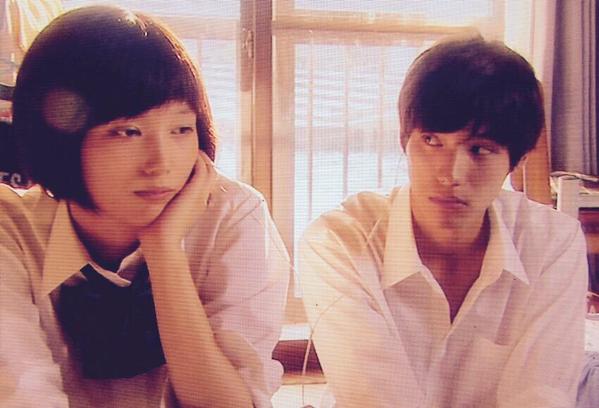 onnanoco6's tweet photo. イヤホン半分こ。
きゅん。

#恋仲 https://t.co/DaYxWmfHR8