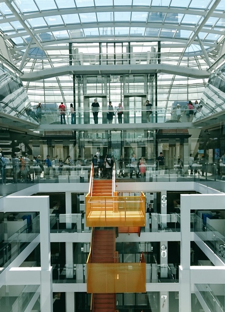 HannahAtwell's tweet photo. Macquarie Building 👌 Atrium on point #SydneyisOpen #architecture #glass #amazing https://t.co/lisgaqpuy9
