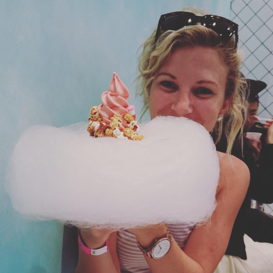 HannahAtwell's tweet photo. On a side note - treated myself to @Aquas_AU #icecream #dreaming #cloud #Sydney https://t.co/IyhNh4C9a2
