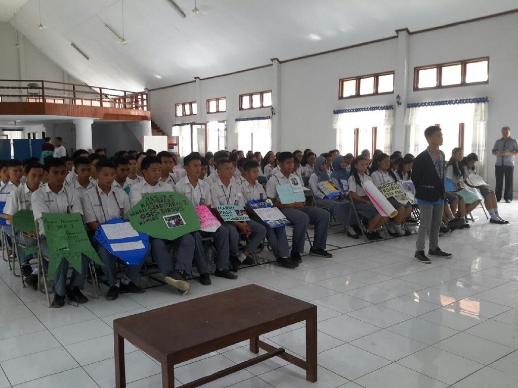 Upacara Pembukaan Latihan Kepemimpinan MPK/OSIS SMAN 9 BINSUS MANADO