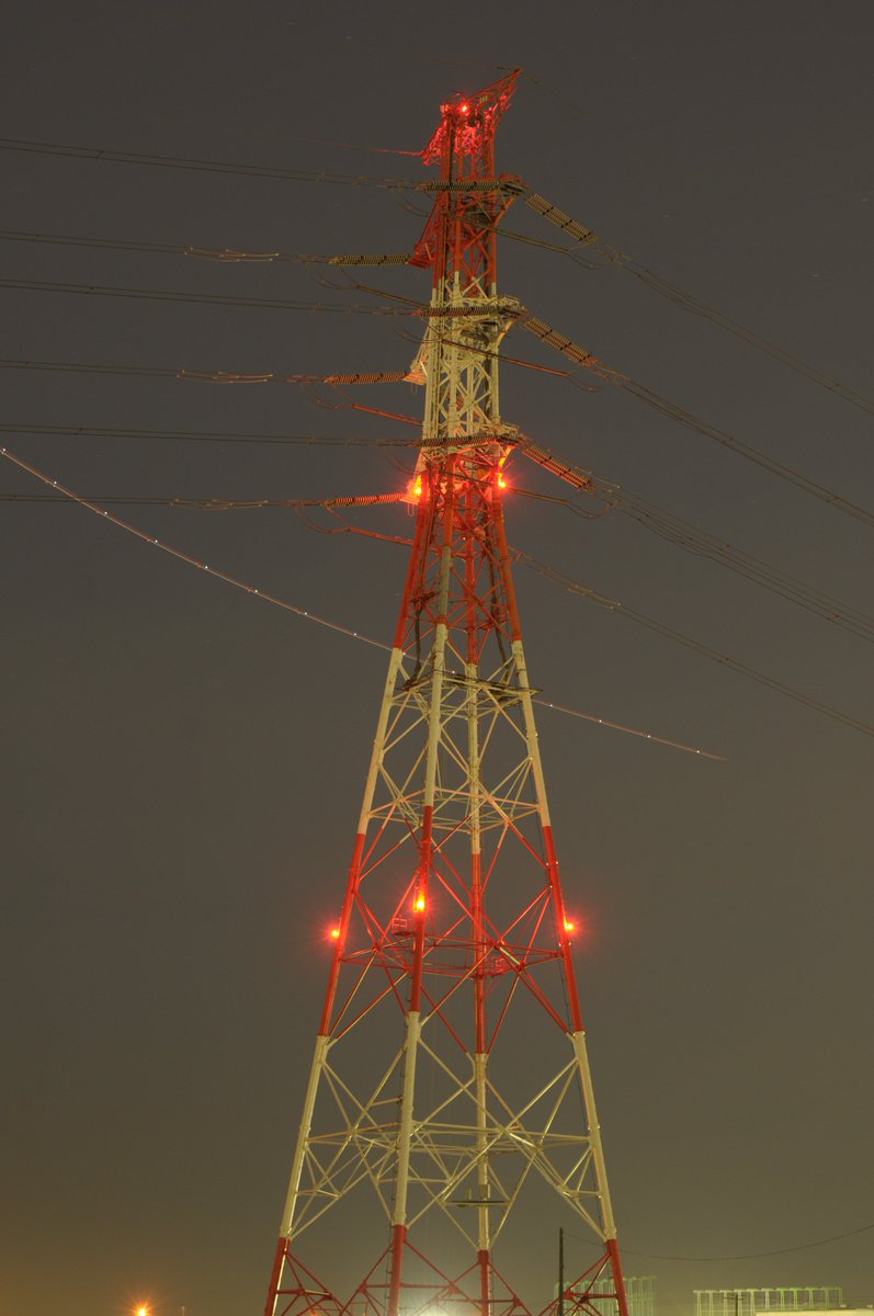 鉄塔が飛ぶ 23区内を通る唯一の送電線、江東線の鉄塔をバルブしてきました！(撮影