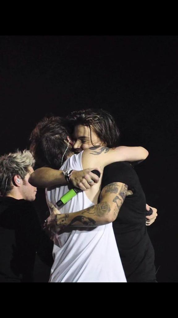 jxst_sxying's tweet photo. Los esperare mil años si es necesario  #GoodbyeOTRA  #ThankYouForEverythingOneDirection
#StillNotOverTheLarryHug https://t.co/AWngdDuy3B