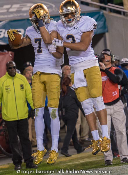 TalkRadioNews's tweet photo. #TempleVsND  @NDFootball escapes with 24-20 victory @Temple_FB @Go_Temple_U @jdoranND @CollegeGameDay https://t.co/8p5AtmiIfv