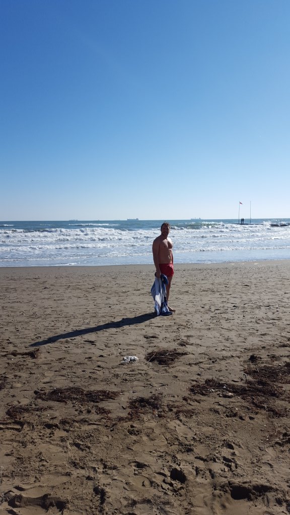 orlandowalden's tweet photo. 1 November #lido swim & #funkroberts #bodyweightworkout https://t.co/TcsXg2VVVS