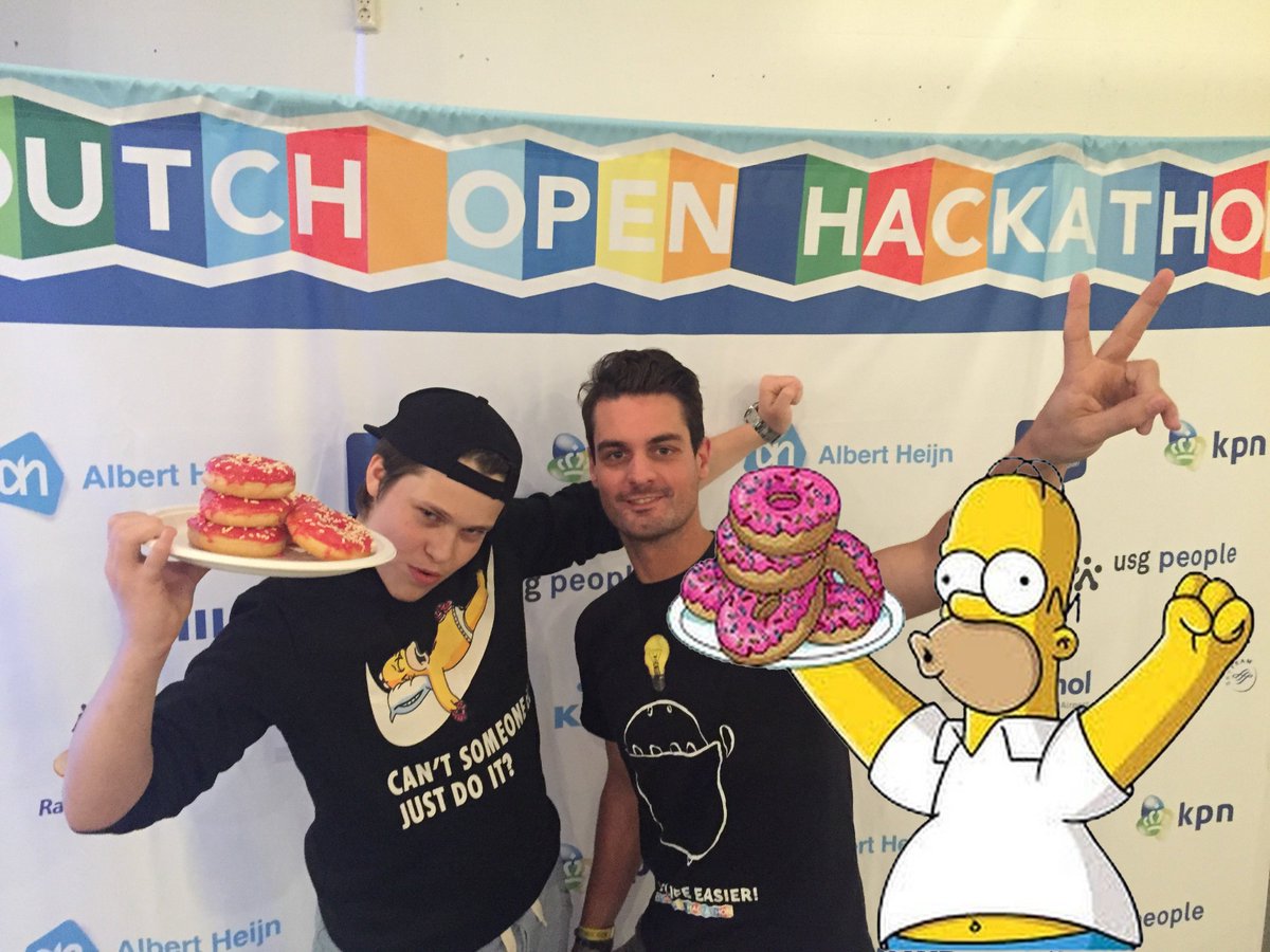 Diempie's tweet photo. Selfie-time! #selfie #dutchhack15 #homersimpsons #doh #simpsons #donuts #hacking #teamhero https://t.co/CNFAFd62Ru