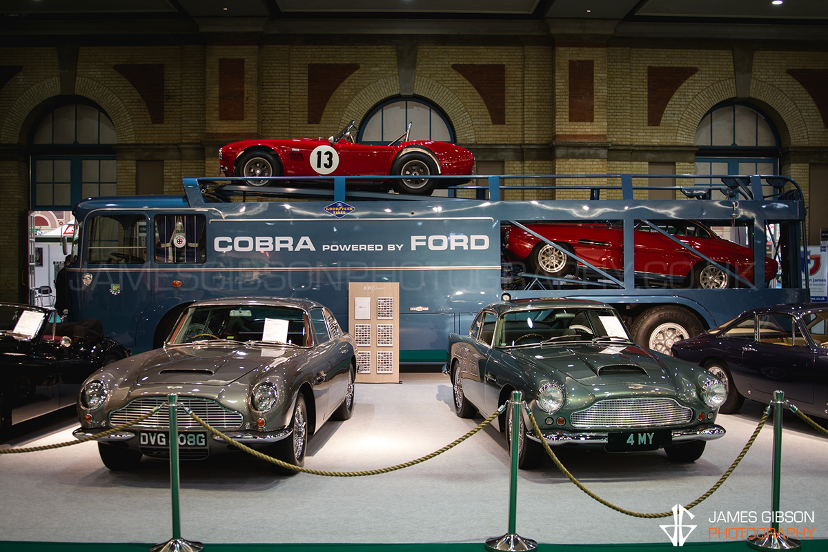 JamesGibson_JG's tweet photo. A foggy start but the final day of the #classicandsportscarshow is well underway. #cscshow https://t.co/e9kDoGWdAu