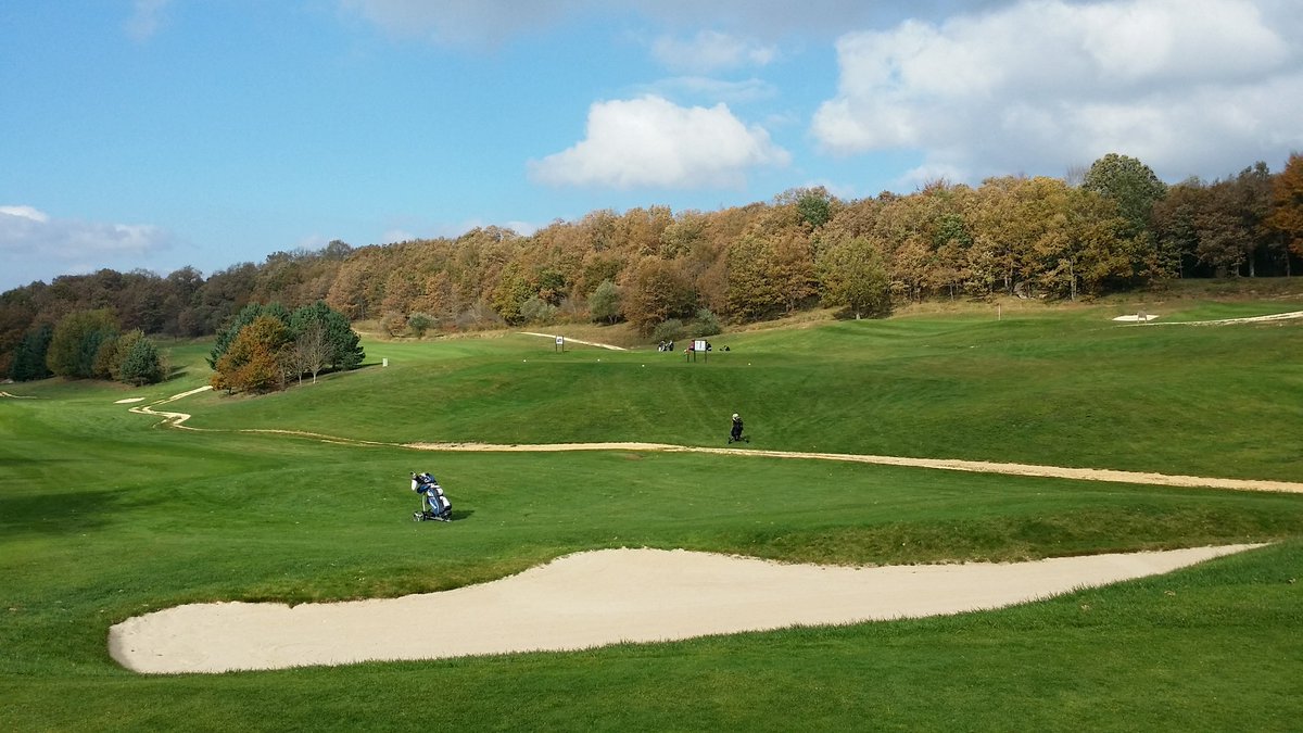 GreenGasteiz's tweet photo. Algunos de los momentos del V #CampeonatoGreenGasteiz en @Izkigolf 
Fantástico día de golf https://t.co/hFthFax4mE