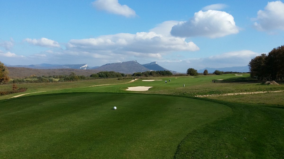 GreenGasteiz's tweet photo. Algunos de los momentos del V #CampeonatoGreenGasteiz en @Izkigolf 
Fantástico día de golf https://t.co/hFthFax4mE