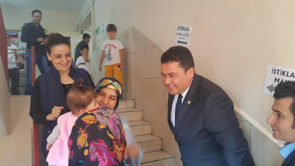 ersoyruhi's tweet photo. İstiklal ilköğretim okulu ve Namık Kemal İlköğretim Okullarında vatandaşlarımızla sohbet ediyoruz. https://t.co/e7KP2gitKs