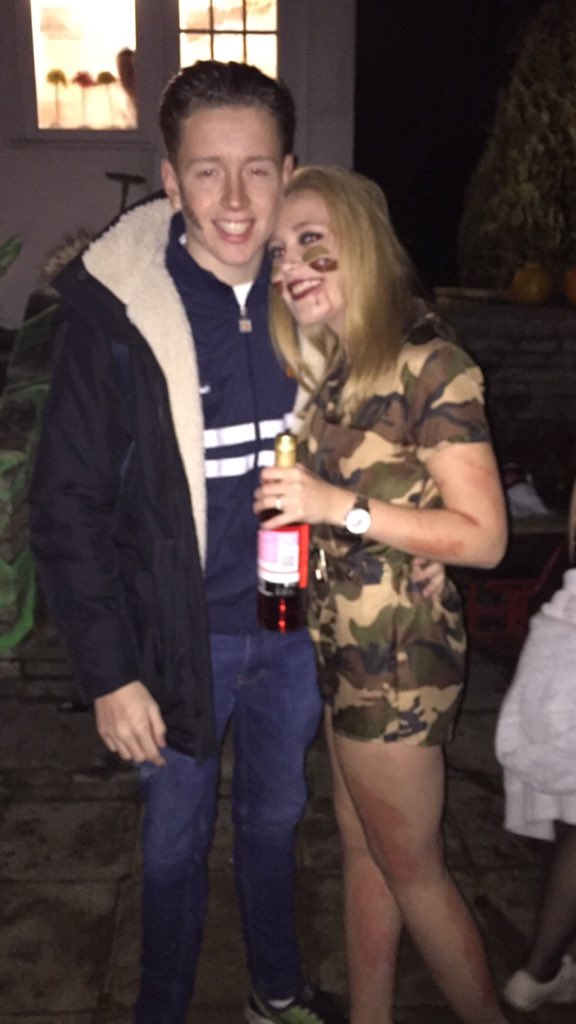 lauraasandyss's tweet photo. pt2🎃👻❤️ https://t.co/y3Mxb9SqJ1