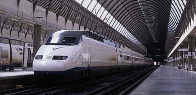 SevillaActual's tweet photo. Renfe saca a la venta 100.000 plazas de AVE a 20 euros https://t.co/pCGycBpHdN https://t.co/nkbCG96L4f