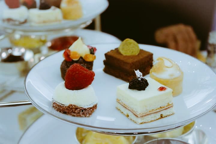 ShamaJunejo's tweet image. Last day of #TermBreak 
Indulging children 
Somewhere at @Harrods 😊
#SundayBrunch #GeorgianRestaurant