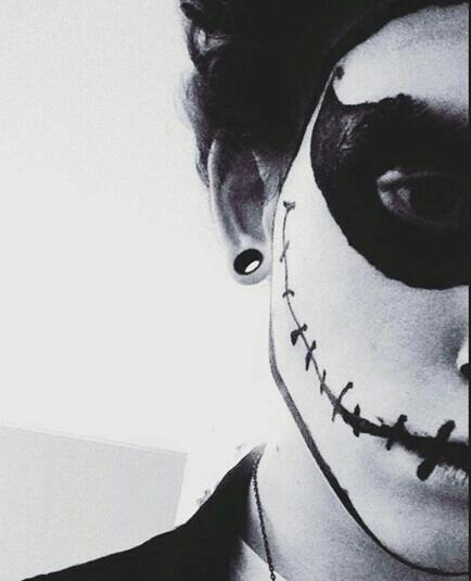MNegro97's tweet photo. @TheTideLevi  in love with your halloween costume★ #TideHalloweenCover https://t.co/sE2WkkKNbH