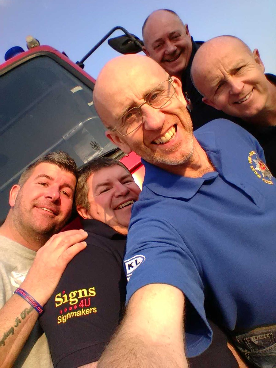 BlazingToSerbia's tweet photo. A #BlazingToSerbia selfie, whilst waiting at the Serbian border for 3 &amp; a half hours https://t.co/cI1Mso7hjD