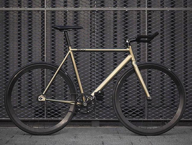 BikesbridgeBeer's tweet photo. 8bar FHAIN v2 Track Bike - chameleon metallic by @8barbikes Berlin #8barbikes #cycling #biking #trackbike #fixedgea… https://t.co/ukvOHFVfu2