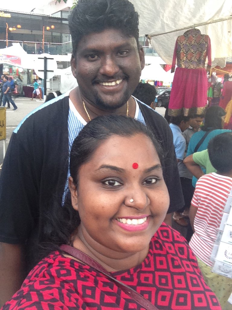 TheBookynista's tweet photo. #deepavalishopping #broke #mrsrajesh #deepavalibazaar https://t.co/2PFPBNj7nx