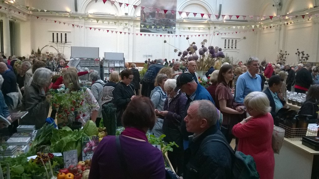 HSTherapies's tweet photo. Busy selling our herbal teas @the_rhs https://t.co/DJhX0v4IW4