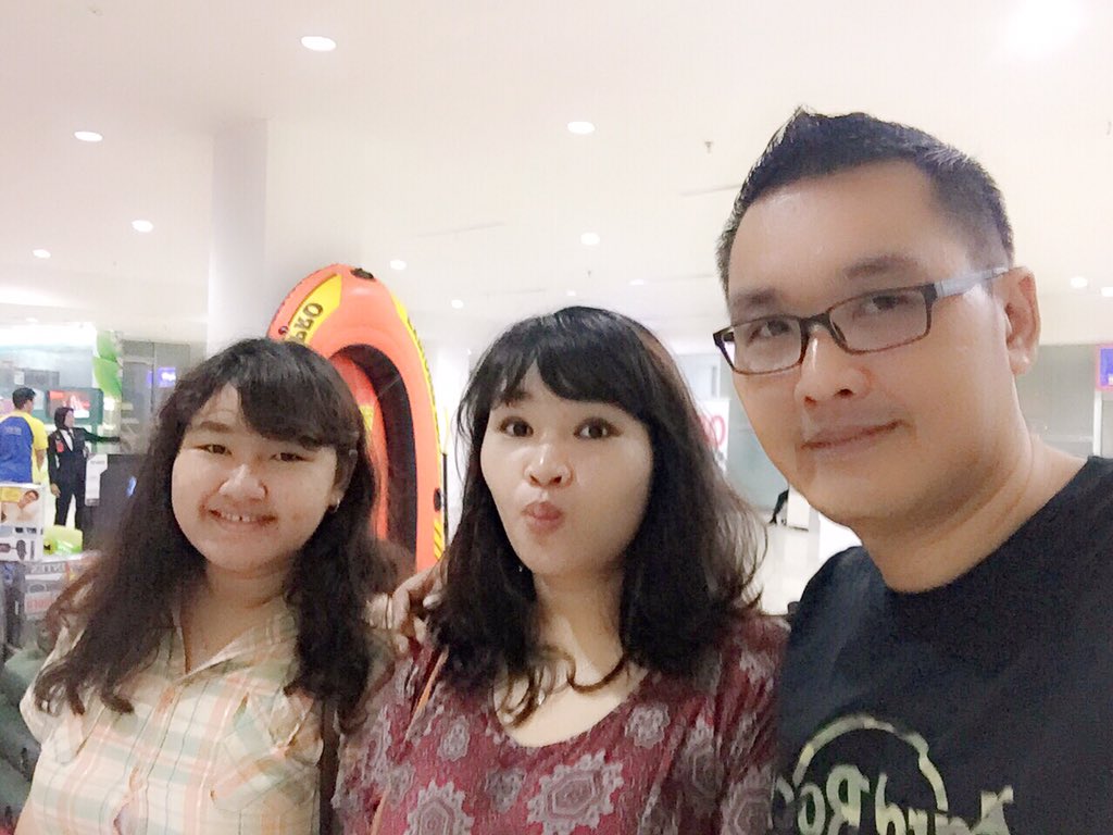 MasTBP_'s tweet photo. Saturday Nite with my lovely Kiddie #TheQualityTime https://t.co/yBSVmSZaz3