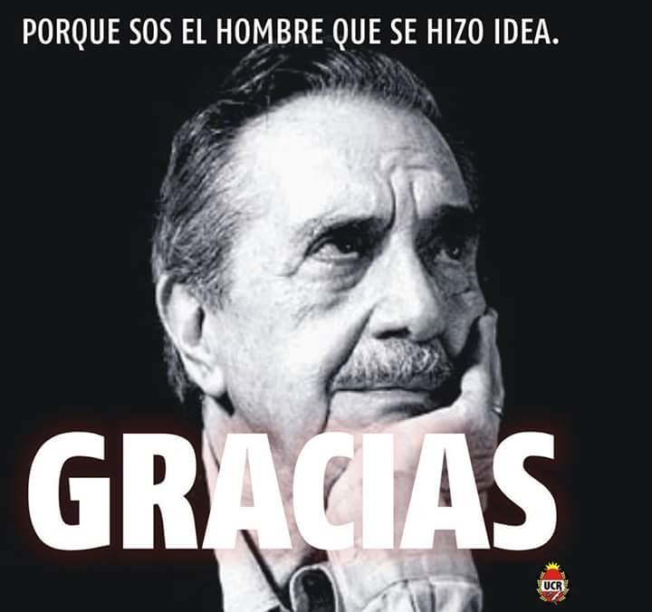 JR_Lanus's tweet photo. EL PUEBLO GRITA, VIVA RAÚL ALFONSIN.             30  De octubre 1983, democracia para siempre, gracias Presidente https://t.co/JyUqX63MhU