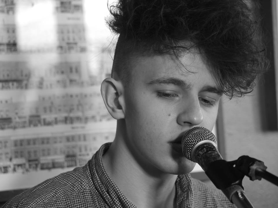 SamJohnsonMusic's tweet image. My talented little brother Logan took this picture yesterday at my little gig. Hope you like it as much as me :)