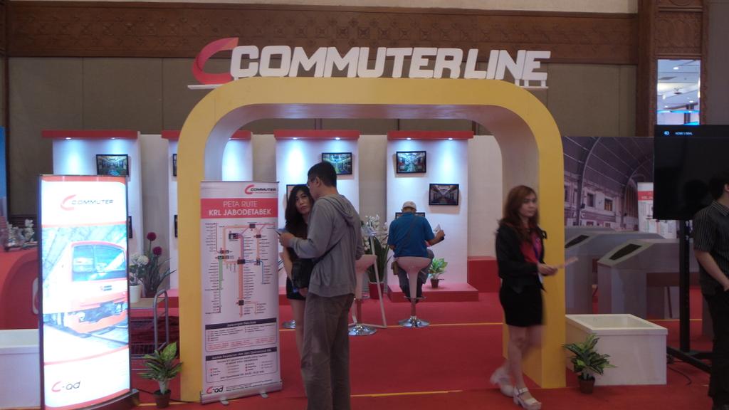 rioagus1978's tweet photo. Commuterline at #Indocomtech2015 with cnews magazine &amp; brocure for advertising, thanks @CommuterLine &amp; @CommuterAd https://t.co/MXZlxSjDjg