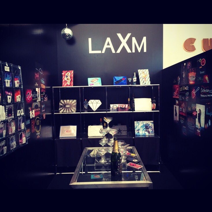 laxm_retent's tweet photo. 明日いよいよ文化服装学院文化祭開催に伴いRE TENTもオープン致します💋 素敵なアイテムをゲットしに是非LAXMにお越しください♩ 💋💋

明日は9:30-18:00までやっています♡ https://t.co/1ueVe5vBtg