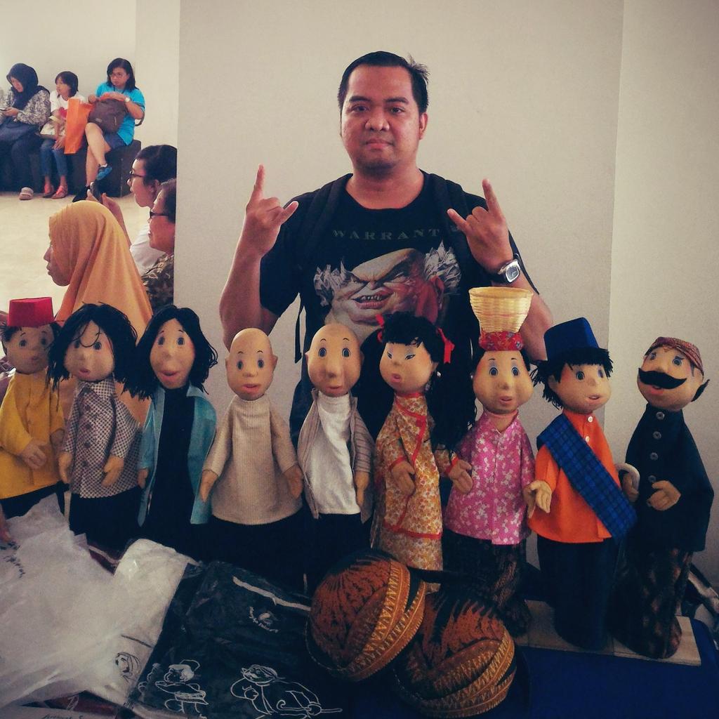 PanduBudhiman's tweet image. @ayodongeng_ind #ISII #IDFF Festival Dongeng International Indonesia 2015  Tribute to Pak Raden