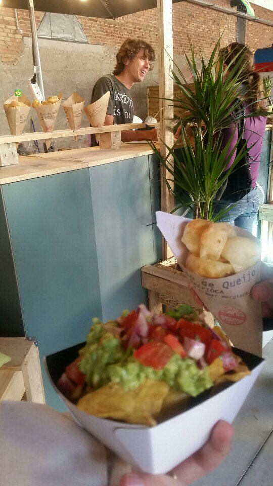 LauRimaol's tweet photo. Mmmmm ¡¡¡Qué rico el #paodequijo en #krepioca !!! #vermutsolidario https://t.co/1VBFg4RtBl https://t.co/yPqjyJTT9J