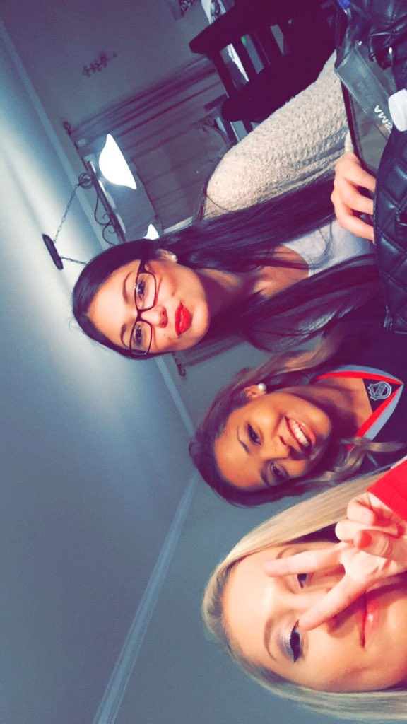 adreeanaj's tweet image. happy halloweekend #predeath 🎃🍂🎉