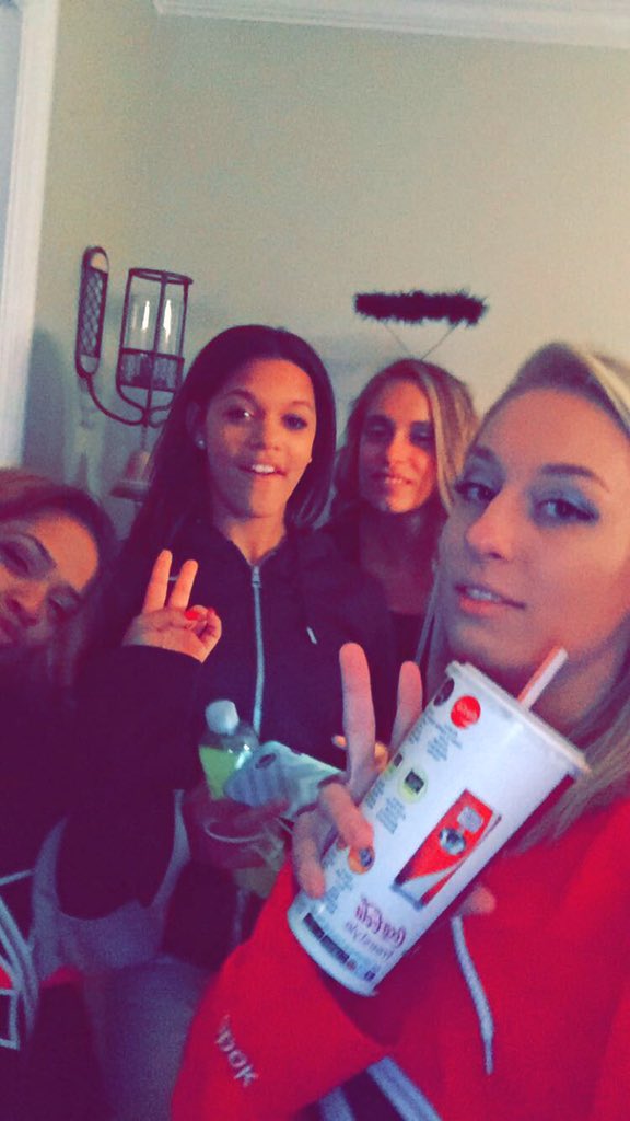 adreeanaj's tweet image. happy halloweekend #predeath 🎃🍂🎉