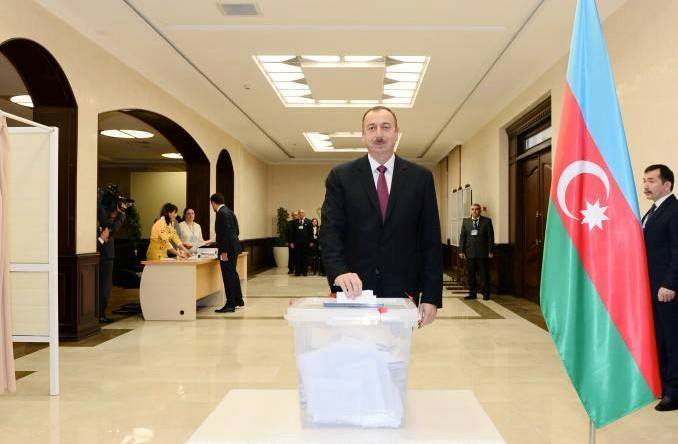 NabiyevTima's tweet photo. #Azvote2015 #voteaz15 #azvote15 #Azerbaijan #azvote #monitoring15
Noyabrın 1-i  #parlament seçkiləri günüdür. https://t.co/tmos9r8YlR
