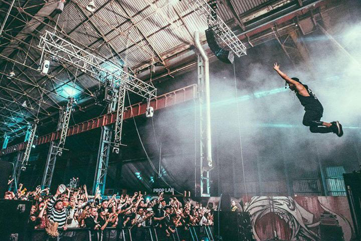 Wehatedjs's tweet photo. Miss you guys @coops_cam @timmytrumpet . see you in Dec #jagertime #besttourmanager #mostfundj #youguysrock https://t.co/tbgOBaoMu2