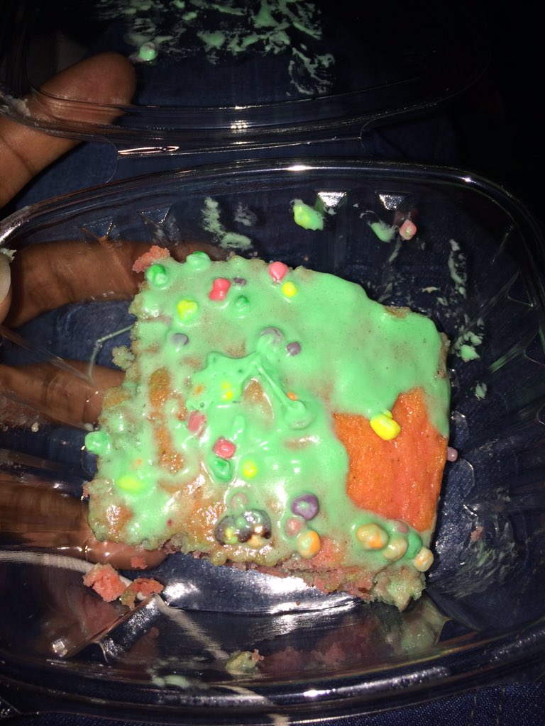 OMGYoungCooley's tweet photo. #DopeSnaccs #QuadFlow @LamarHIGHwalker 🍰🍁😬 https://t.co/ibfnqw4afN